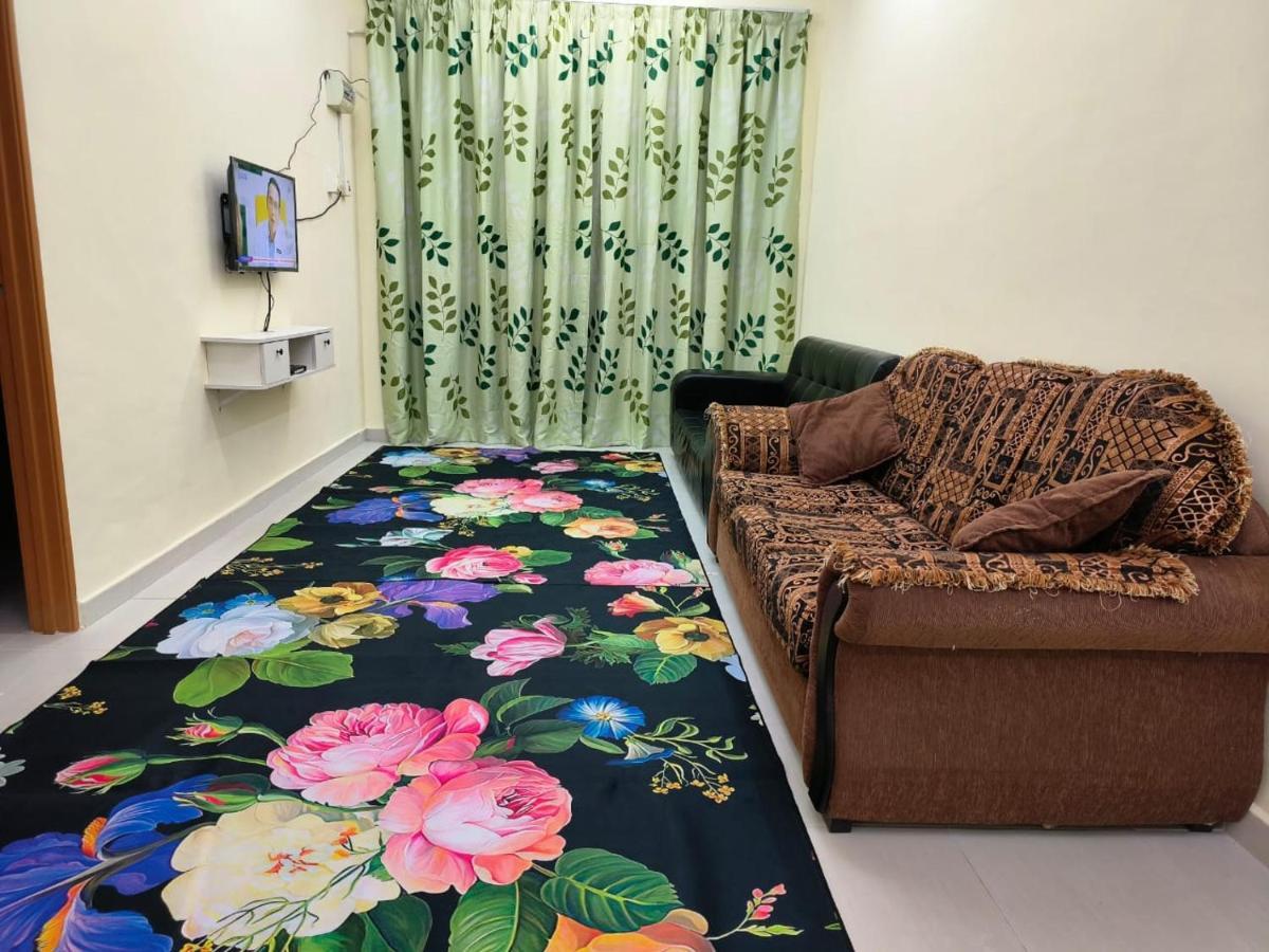 Wafiy Homestay Macang Экстерьер фото
