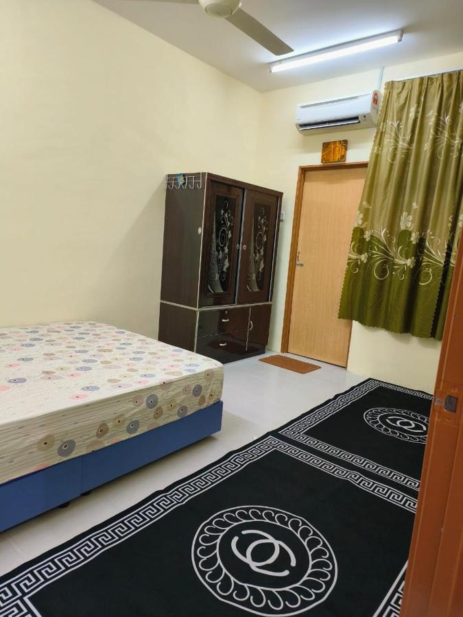 Wafiy Homestay Macang Экстерьер фото