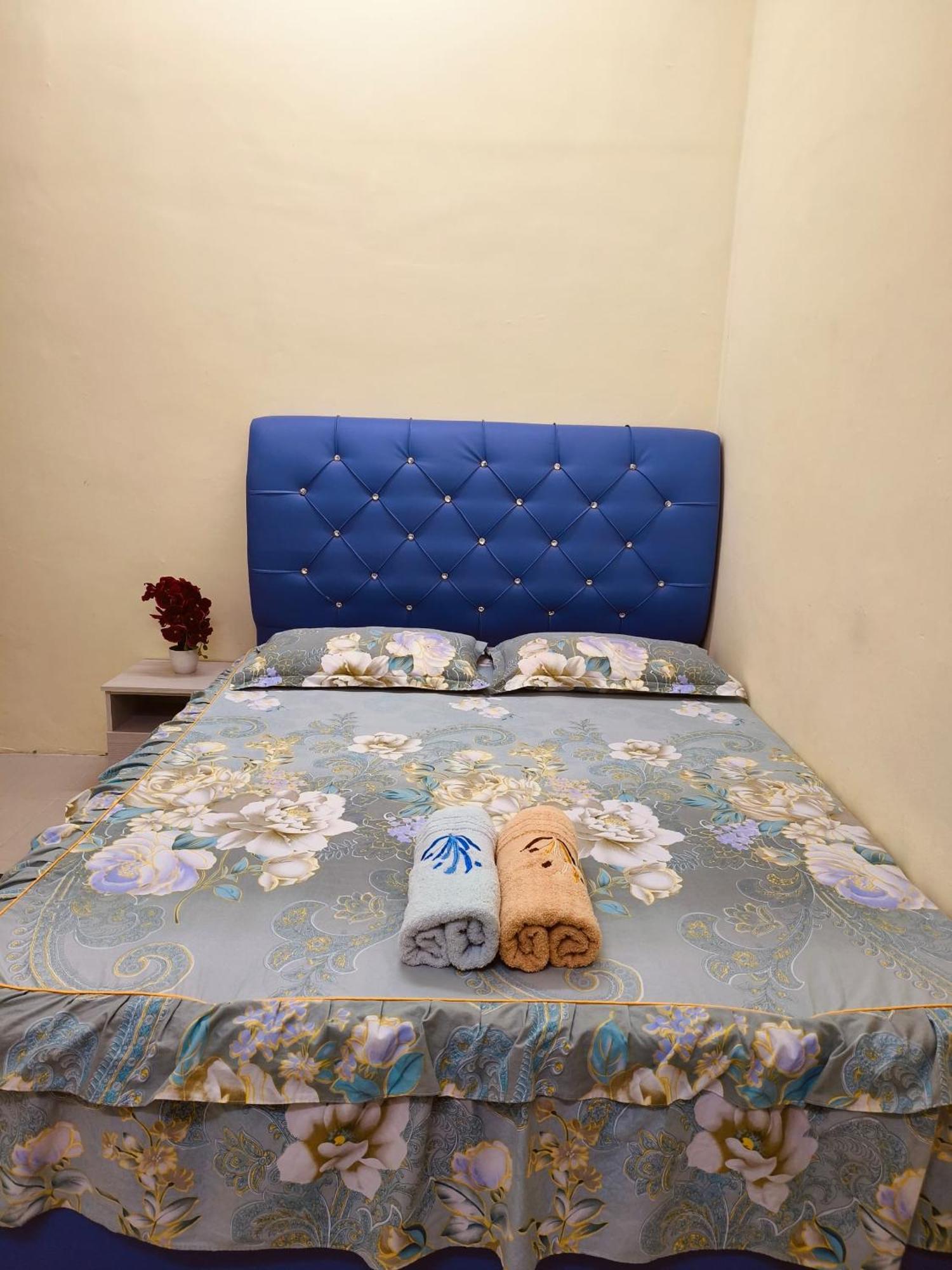 Wafiy Homestay Macang Экстерьер фото